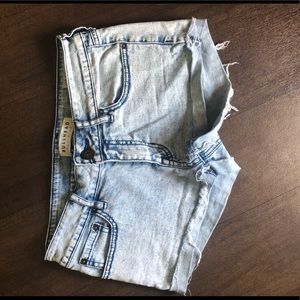 Size 5 Pacsun washed denim short